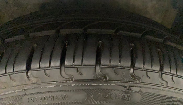 2014 Maruti Celerio VXI AMT, Petrol, Automatic, 76,296 km, Right Front Tyre Tread