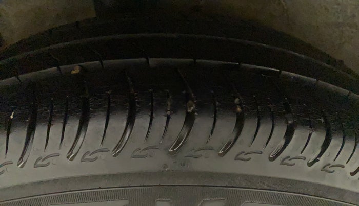2014 Maruti Celerio VXI AMT, Petrol, Automatic, 76,296 km, Right Rear Tyre Tread