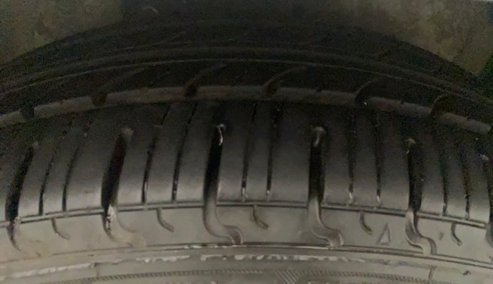 2014 Maruti Celerio VXI AMT, Petrol, Automatic, 76,296 km, Left Rear Tyre Tread
