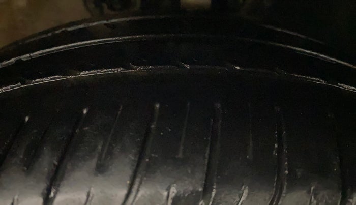 2017 Volkswagen Ameo HIGHLINE DSG 1.5 DIESEL , Diesel, Automatic, 90,208 km, Right Front Tyre Tread