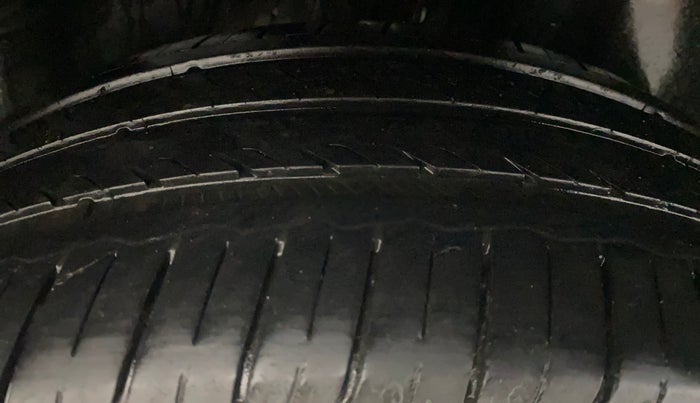 2017 Volkswagen Ameo HIGHLINE DSG 1.5 DIESEL , Diesel, Automatic, 90,208 km, Right Rear Tyre Tread