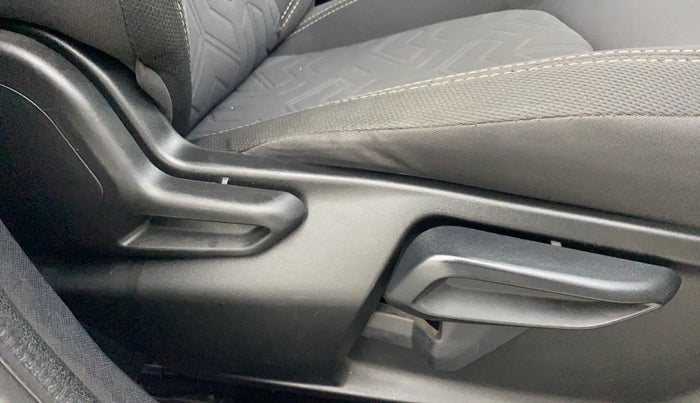 2022 Tata NEXON XZ PLUS PETROL SUNROOF, Petrol, Manual, 61,444 km, Driver Side Adjustment Panel
