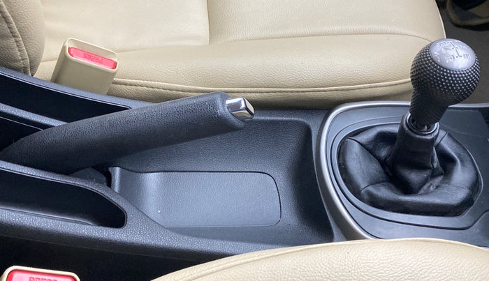 2017 Honda City V MT PETROL, Petrol, Manual, 41,033 km, Gear Lever