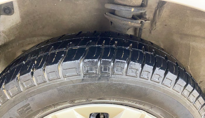 2017 Maruti Alto 800 LXI, Petrol, Manual, 52,642 km, Left Front Tyre Tread