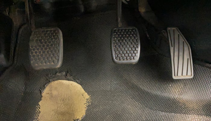 2017 Maruti Alto 800 LXI, Petrol, Manual, 52,642 km, Pedals