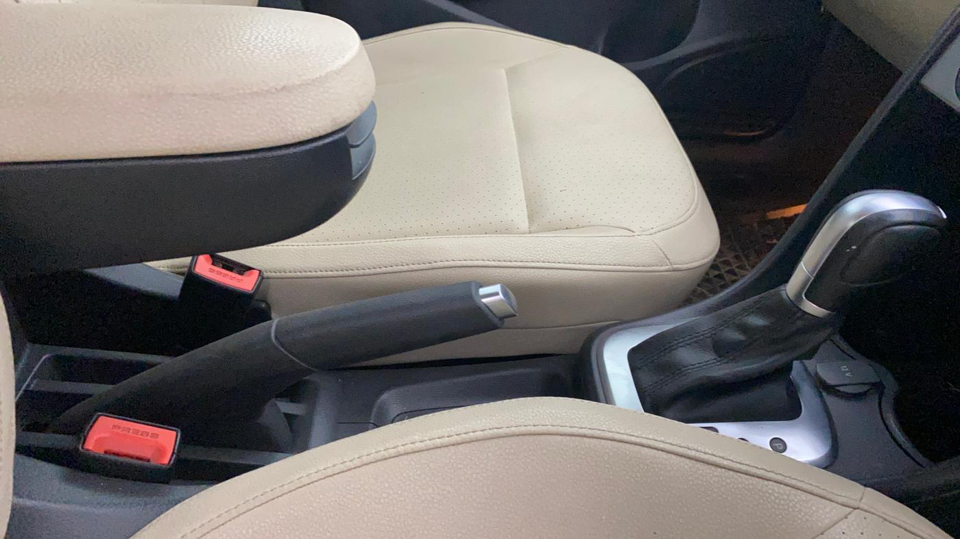 2021 Volkswagen Vento HIGHLINE PLUS 1.0L TSI AT, Petrol, Automatic, 77,947 km, Gear Lever