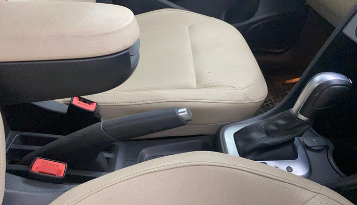 2021 Volkswagen Vento HIGHLINE PLUS 1.0L TSI AT, Petrol, Automatic, 77,947 km, Gear Lever