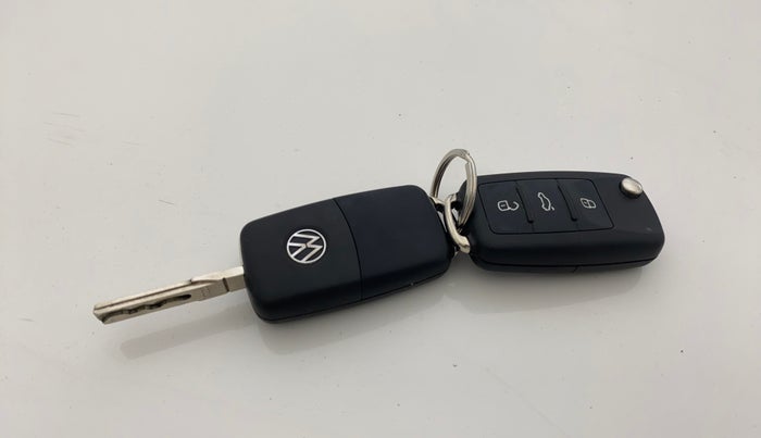 2021 Volkswagen Vento HIGHLINE PLUS 1.0L TSI AT, Petrol, Automatic, 77,947 km, Key Close Up