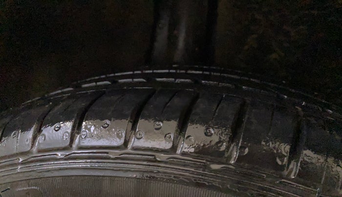 2016 Maruti Baleno ZETA PETROL 1.2, Petrol, Manual, 59,709 km, Right Rear Tyre Tread