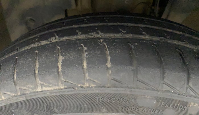 2021 Renault TRIBER RXT, Petrol, Manual, 35,613 km, Left Front Tyre Tread