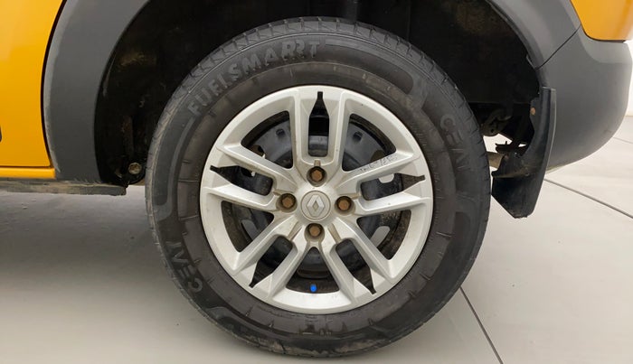 2021 Renault TRIBER RXT, Petrol, Manual, 35,613 km, Left Rear Wheel