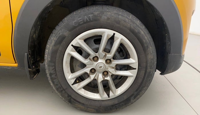 2021 Renault TRIBER RXT, Petrol, Manual, 35,613 km, Right Front Wheel