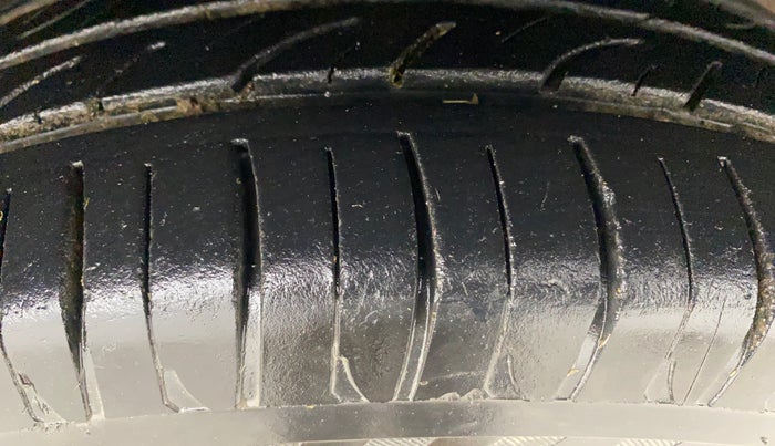 2012 Toyota Etios GD, Diesel, Manual, 97,115 km, Right Front Tyre Tread