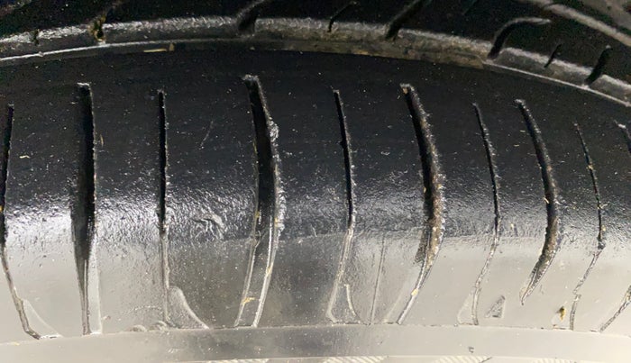 2012 Toyota Etios GD, Diesel, Manual, 97,115 km, Left Front Tyre Tread