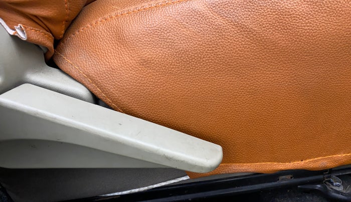 2012 Toyota Etios GD, Diesel, Manual, 97,115 km, Driver Side Adjustment Panel