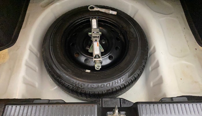2019 Maruti Dzire VXI AMT, Petrol, Automatic, 49,958 km, Dicky (Boot door) - Tool missing