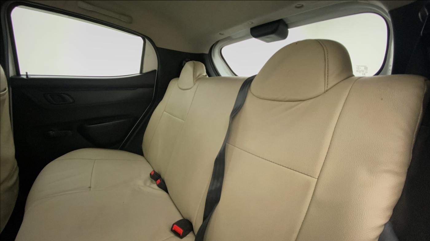 2017 Renault Kwid RXT 1.0 EASY-R AT OPTION, Petrol, Automatic, 25,095 km, Right Side Rear Door Cabin