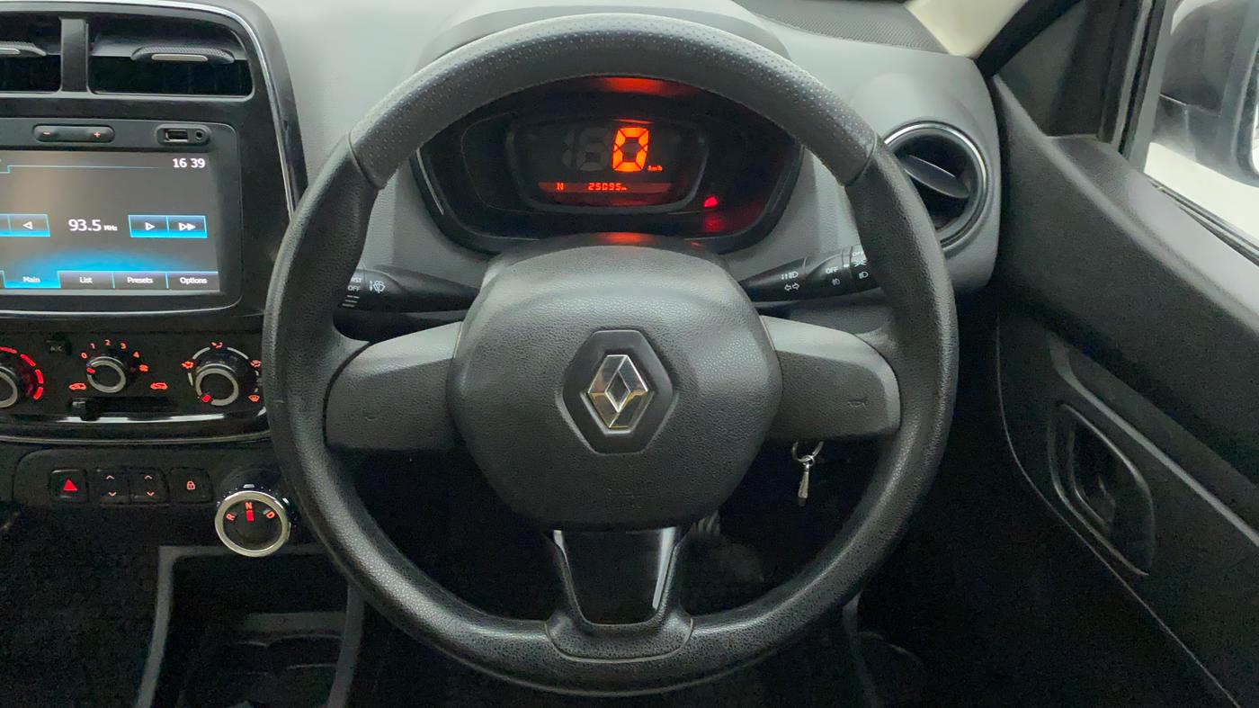 2017 Renault Kwid RXT 1.0 EASY-R AT OPTION, Petrol, Automatic, 25,095 km, Steering Wheel Close Up