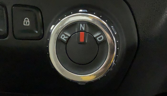 2017 Renault Kwid RXT 1.0 EASY-R AT OPTION, Petrol, Automatic, 25,095 km, Gear Lever