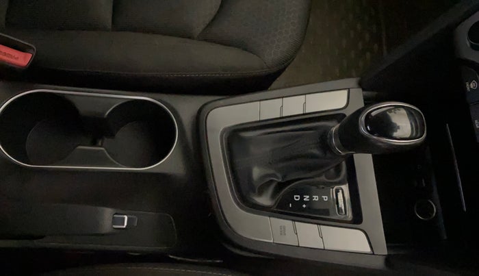 2018 Hyundai New Elantra 2.0 SX AT PETROL, Petrol, Automatic, 45,512 km, Gear Lever