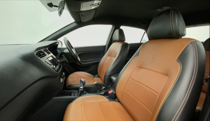 2018 Hyundai i20 Active 1.4 S, Diesel, Manual, 1,22,428 km, Right Side Front Door Cabin