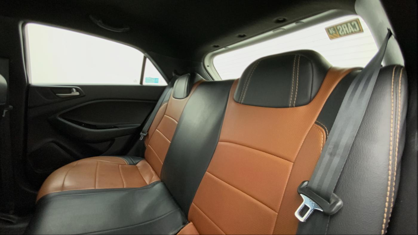 2018 Hyundai i20 Active 1.4 S, Diesel, Manual, 1,22,428 km, Right Side Rear Door Cabin