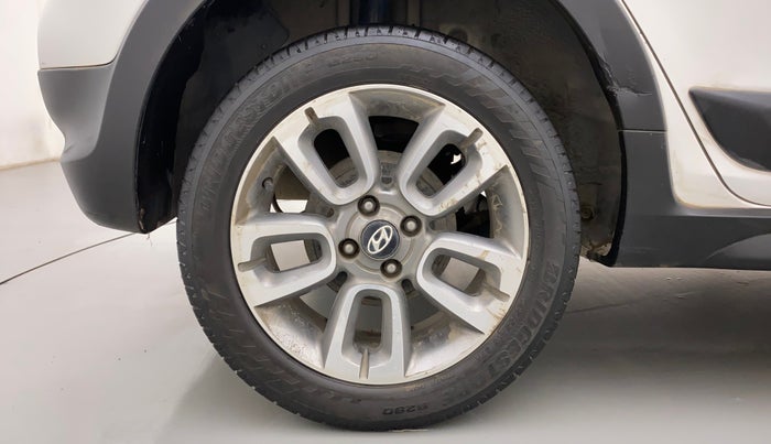 2018 Hyundai i20 Active 1.4 S, Diesel, Manual, 1,22,428 km, Right Rear Wheel