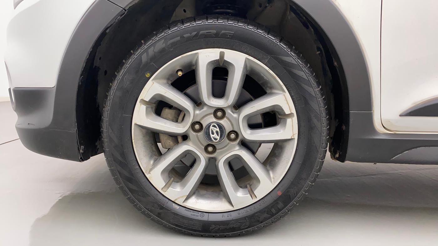 2018 Hyundai i20 Active 1.4 S, Diesel, Manual, 1,22,428 km, Left Front Wheel