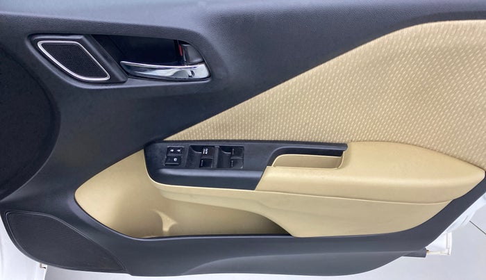 2017 Honda City V MT PETROL, Petrol, Manual, 13,242 km, Driver Side Door Panels Control