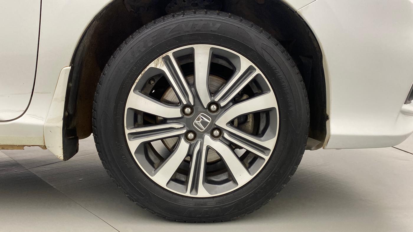 2017 Honda City V MT PETROL, Petrol, Manual, 13,242 km, Right Front Wheel