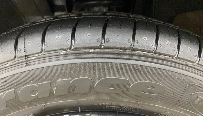 2021 Renault TRIBER RXZ AMT, Petrol, Automatic, 52,213 km, Left Front Tyre Tread