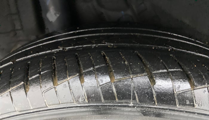 2020 Hyundai Verna SX (O)1.5 VTVT, Petrol, Manual, 29,729 km, Right Rear Tyre Tread