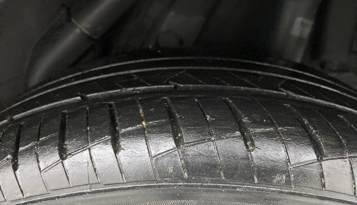 2020 Hyundai Verna SX (O)1.5 VTVT, Petrol, Manual, 29,729 km, Left Rear Tyre Tread