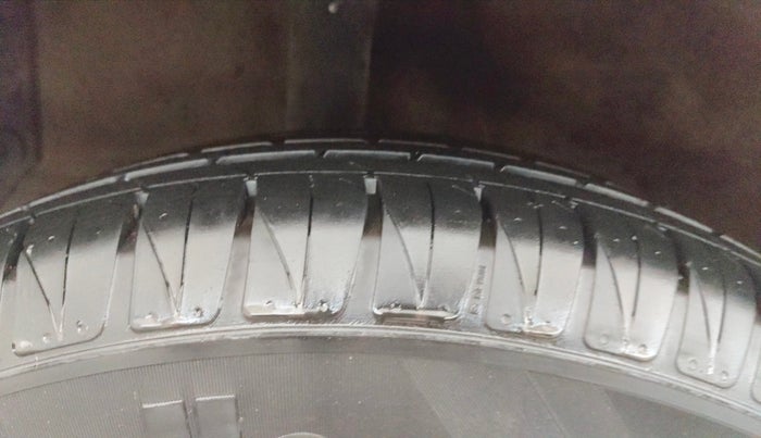 2022 KIA SONET HTX ANNIVERSARY EDITION 1.0 DCT, Petrol, Automatic, 16,781 km, Right Rear Tyre Tread