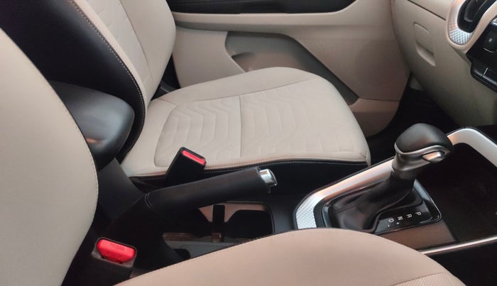 2022 KIA SONET HTX ANNIVERSARY EDITION 1.0 DCT, Petrol, Automatic, 16,781 km, Gear Lever