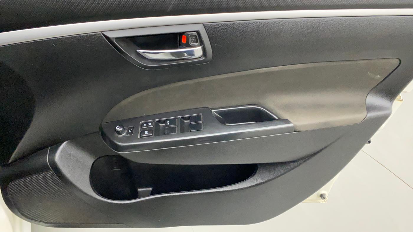 2014 Maruti Swift VXI, Petrol, Manual, 51,903 km, Driver Side Door Panels Control