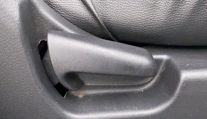 2017 Maruti Wagon R 1.0 VXI, Petrol, Manual, 73,501 km, Driver Side Adjustment Panel