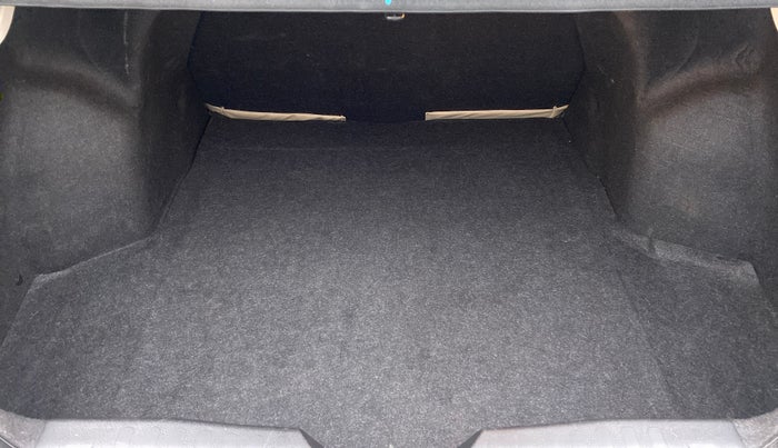 2017 Maruti Ciaz VXI PLUS, Petrol, Manual, 27,678 km, Boot Inside