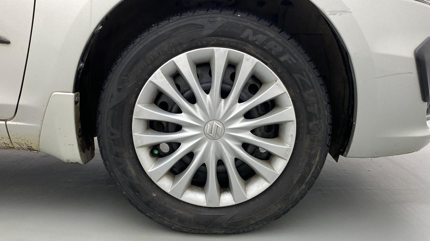 2017 Maruti Ciaz VXI PLUS, Petrol, Manual, 27,678 km, Right Front Wheel