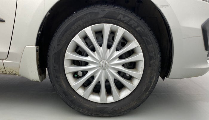2017 Maruti Ciaz VXI PLUS, Petrol, Manual, 27,678 km, Right Front Wheel