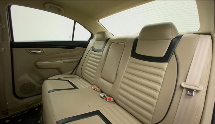 2017 Maruti Ciaz VXI PLUS, Petrol, Manual, 27,678 km, Right Side Rear Door Cabin