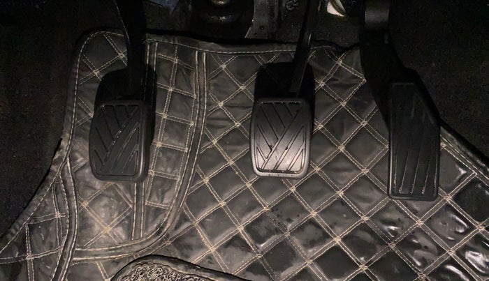 2019 Maruti IGNIS ZETA 1.2, Petrol, Manual, 37,430 km, Pedals