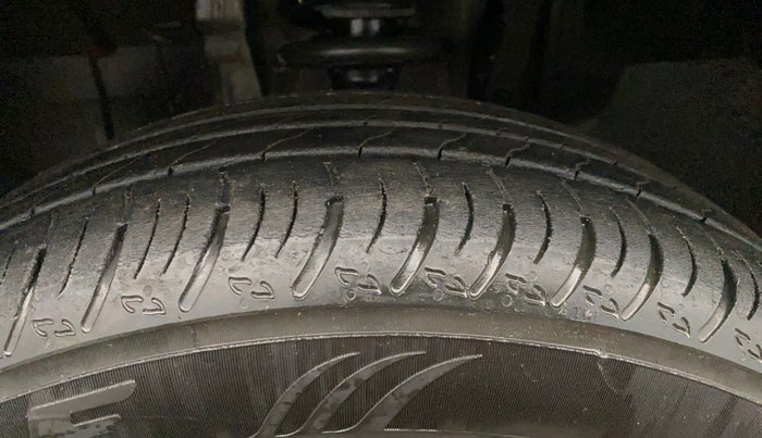 2022 Renault Kiger RXT (O) MT, Petrol, Manual, 27,994 km, Left Front Tyre Tread