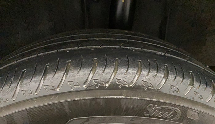 2022 Renault Kiger RXT (O) MT, Petrol, Manual, 27,994 km, Left Rear Tyre Tread