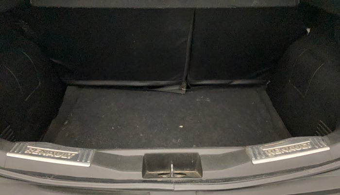 2022 Renault Kiger RXT (O) MT, Petrol, Manual, 27,994 km, Boot Inside