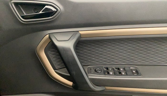 2022 Renault Kiger RXT (O) MT, Petrol, Manual, 27,994 km, Driver Side Door Panels Control