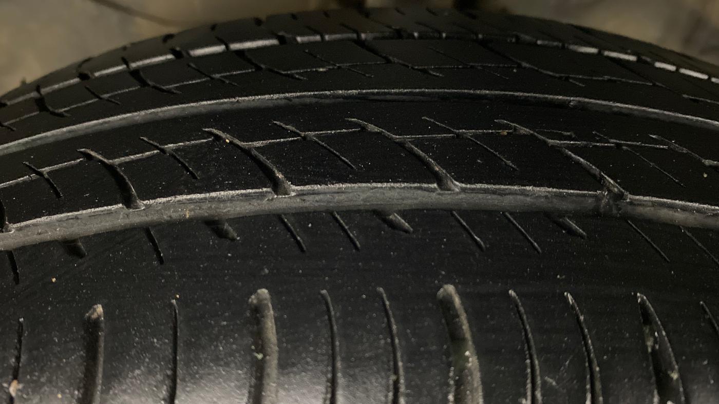 2014 Honda Amaze 1.2 SMT I VTEC, Petrol, Manual, 90,234 km, Left Front Tyre Tread