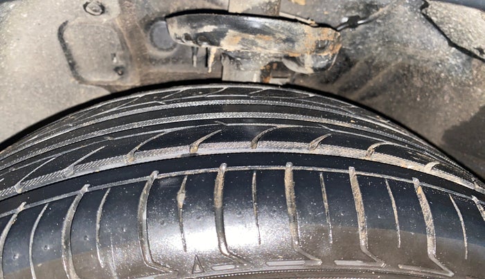 2021 Hyundai Verna SX 1.5 VTVT, Petrol, Manual, 50,942 km, Left Front Tyre Tread