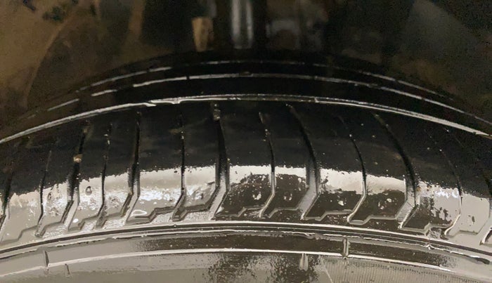 2021 Maruti Baleno ZETA PETROL 1.2, Petrol, Manual, 96,313 km, Right Front Tyre Tread