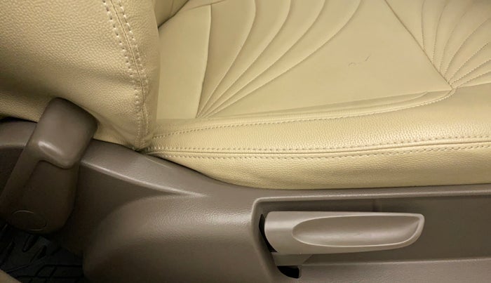 2014 Skoda Rapid 1.6 MPI AMBITION PLUS AT, Petrol, Automatic, 64,784 km, Driver Side Adjustment Panel